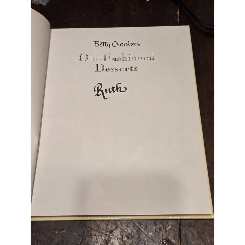 Betty Crocker's Old-Fashioned Desserts Hard Cover cr 1992 Classic Cookbook